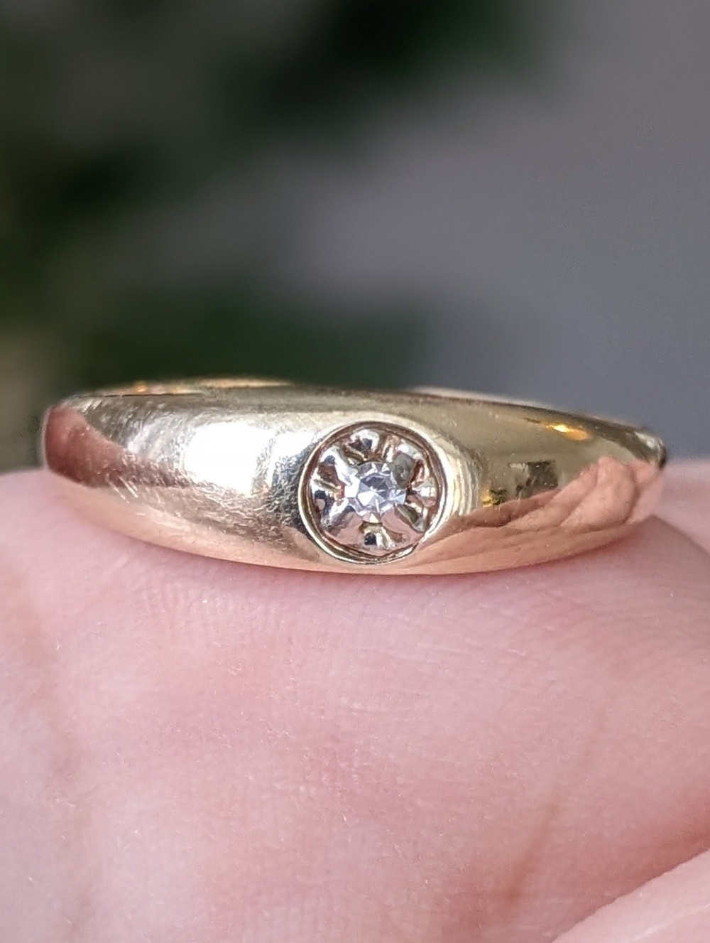 Antique 10K - 14K Gold Dome Ring with Solitaire Diamond